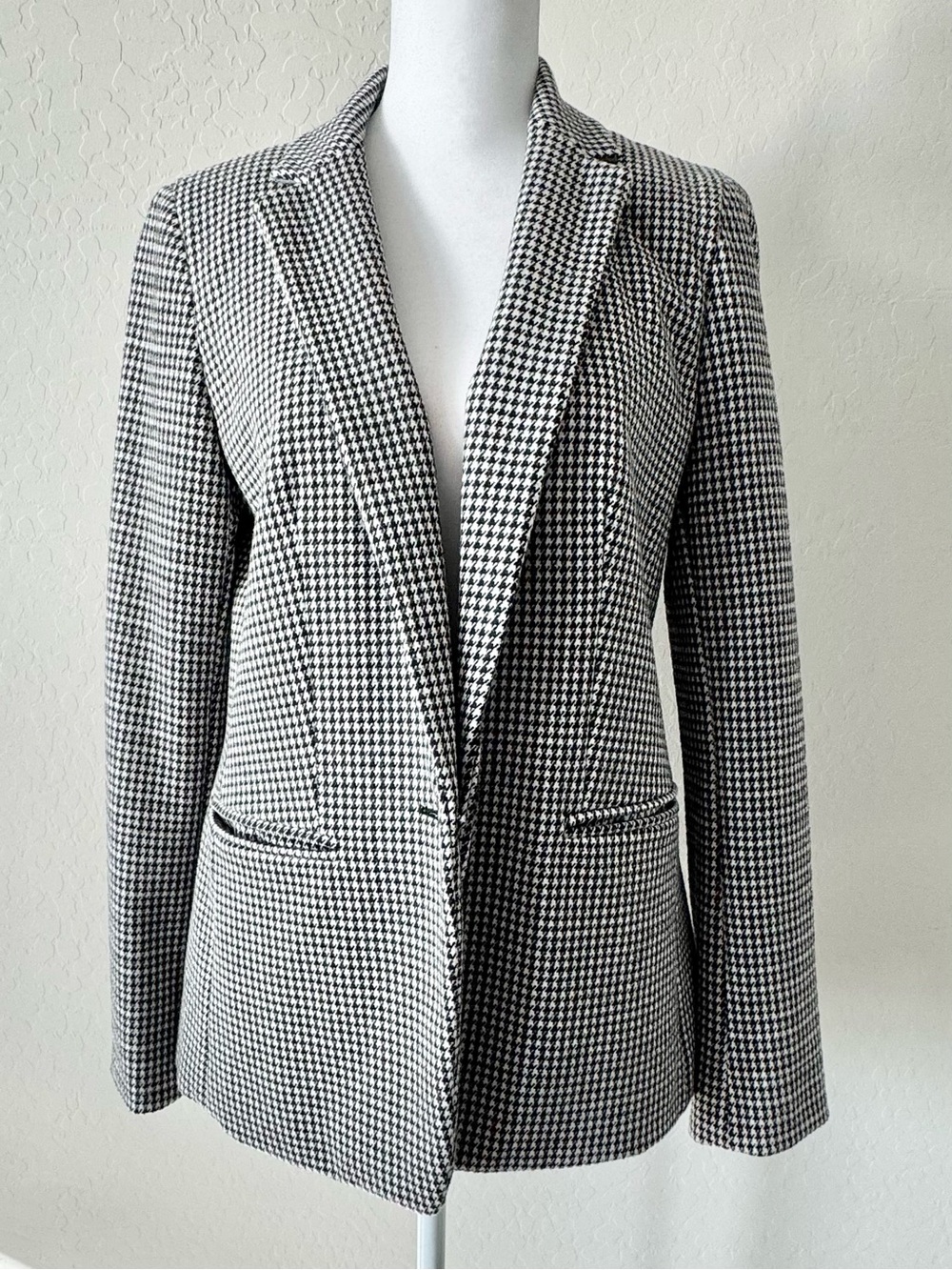 Ann Taylor Black White Houndstooth Blazer